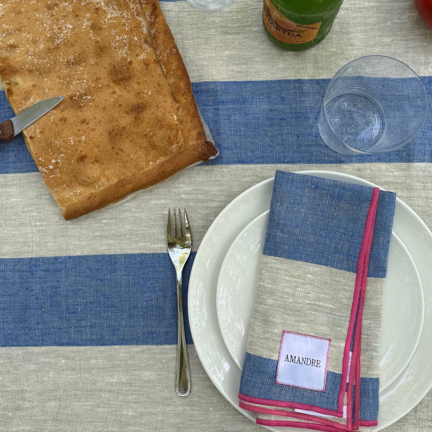 Mantel Itsasbide - Rayas Azul & Lino Natural · Overlock Fucsia - Amandre