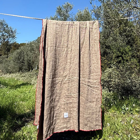 Mantel Gaua - Marrón Choco Espiga & Overlock Rojo