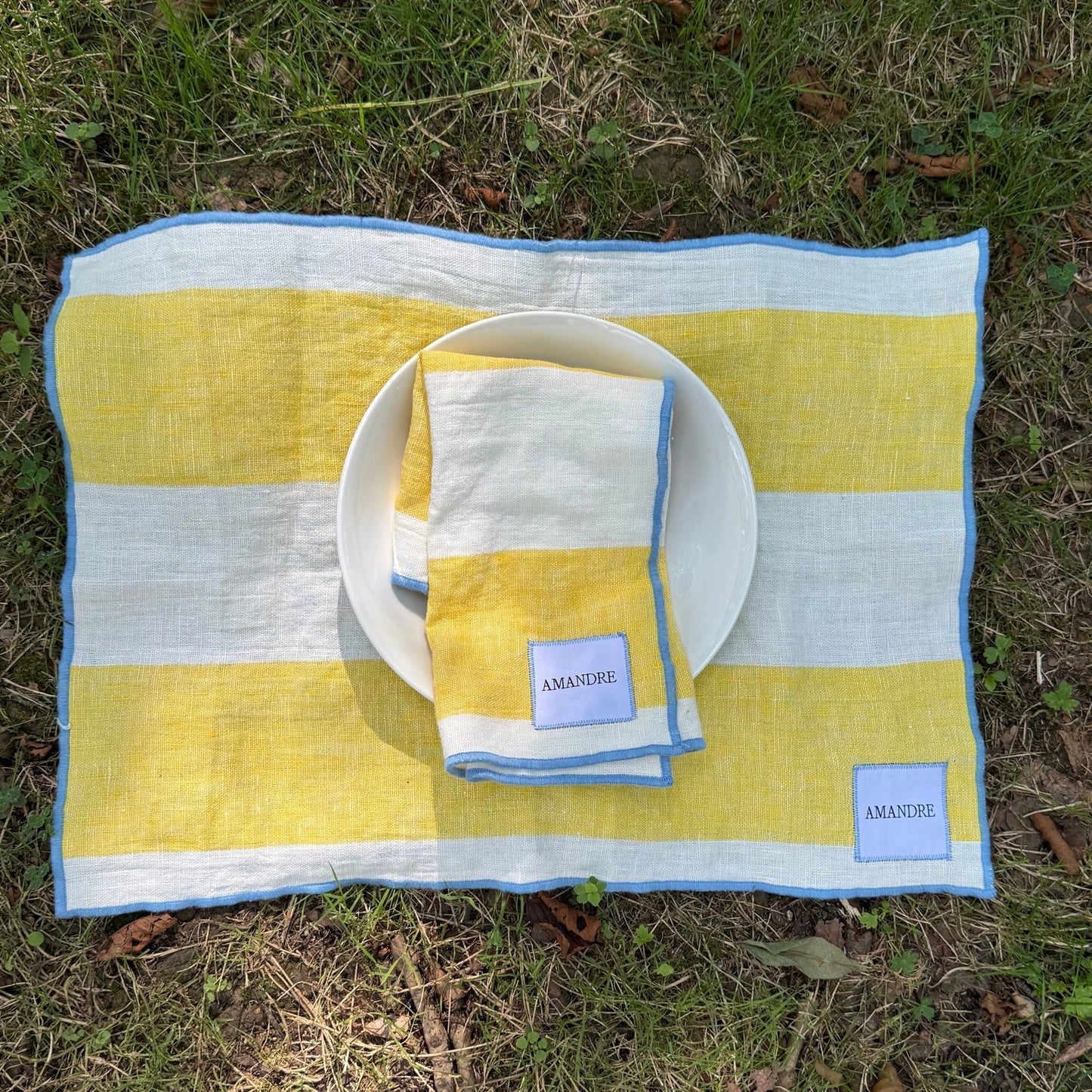 Individual Eguzkilore - Rayas Amarillo & Blanco · Overlock Celeste - Amandre