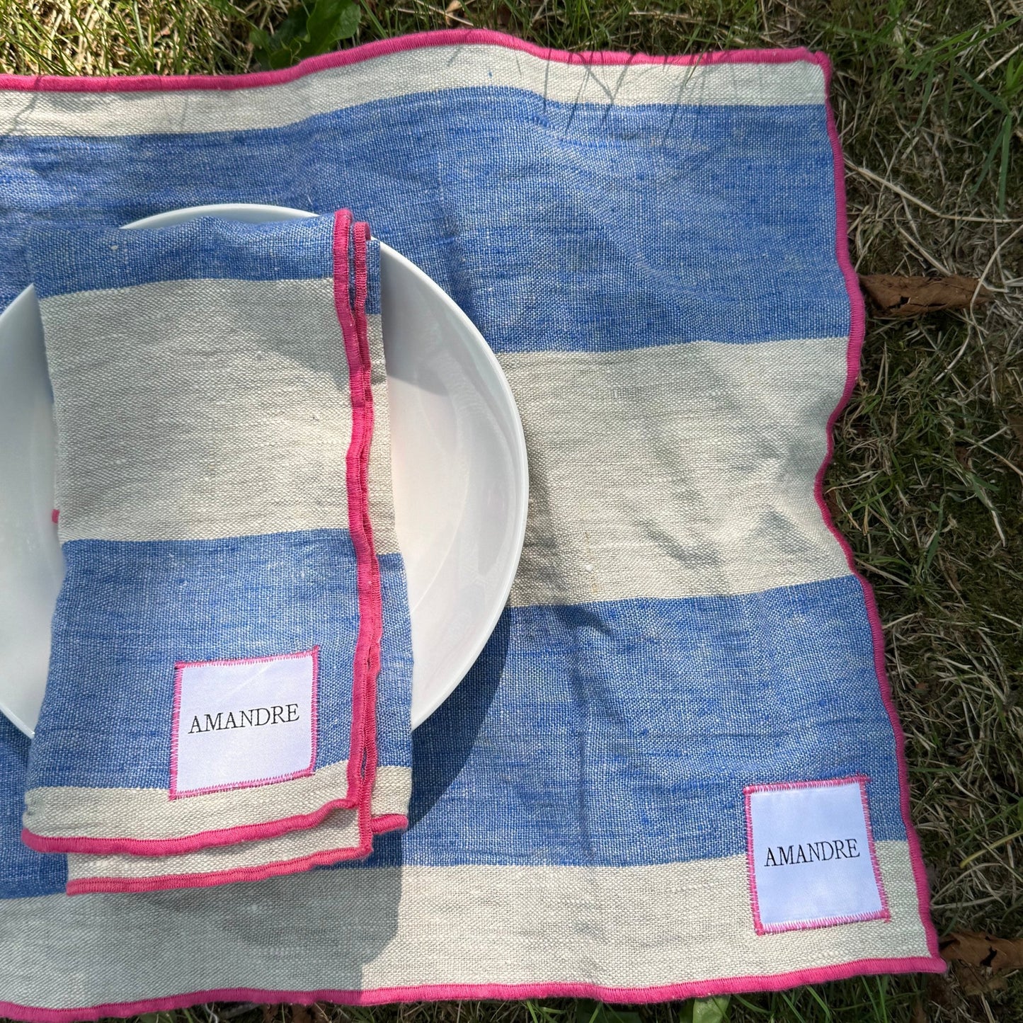 Individual Itsasbide - Rayas Azul & Lino · Overlock Fucsia - Amandre