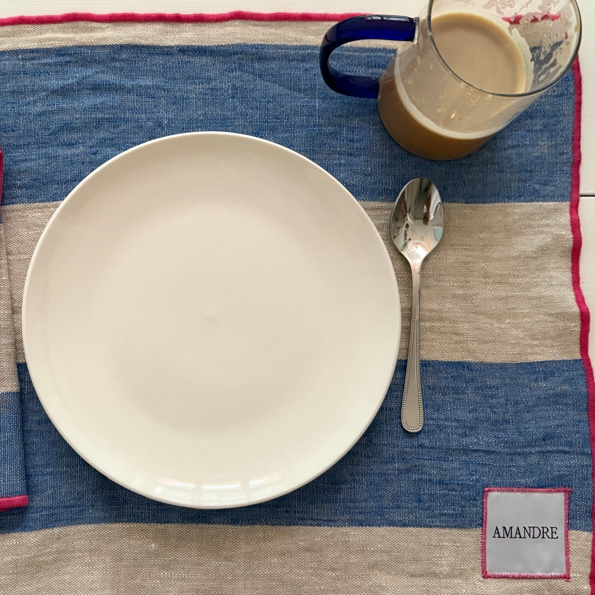 Individual Itsasbide - Rayas Azul & Lino · Overlock Fucsia - Amandre