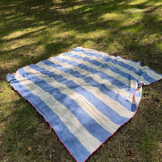 Mantel Itsasbide - Rayas Azul & Lino Natural · Overlock Fucsia - Amandre